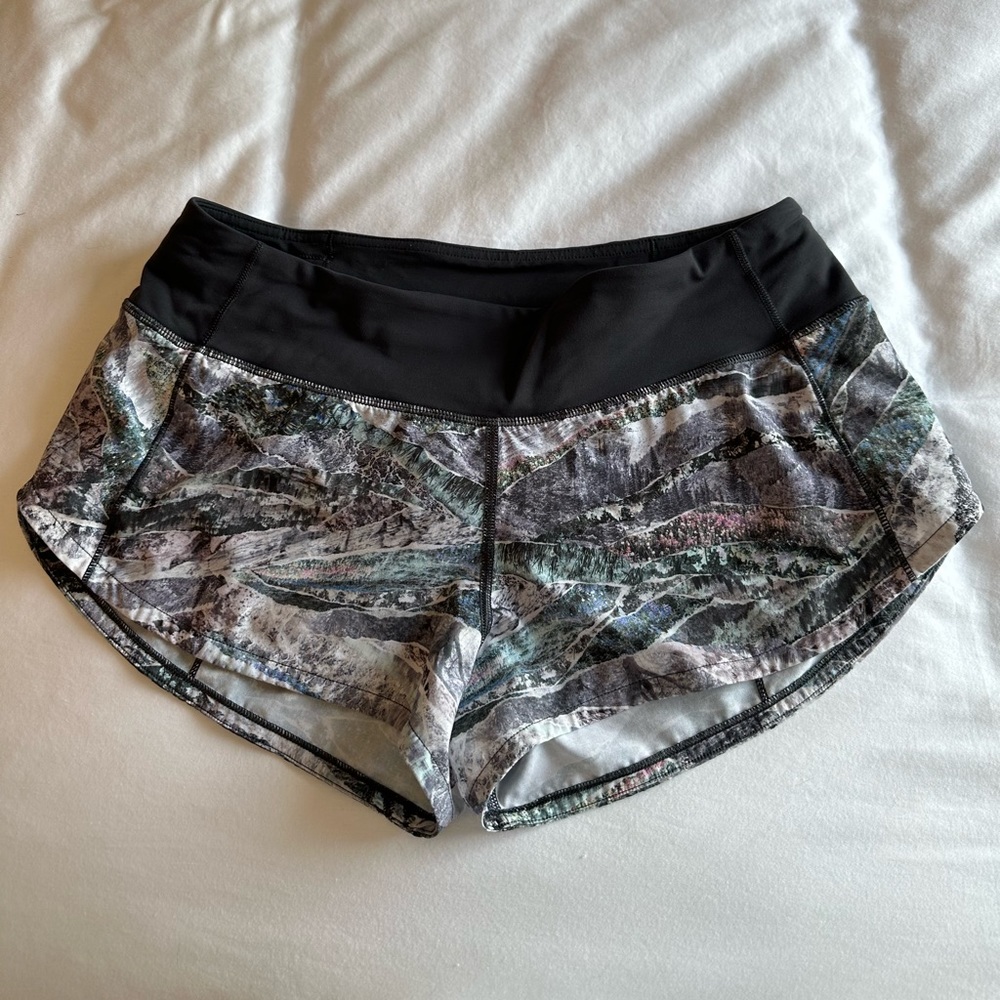 Blue and Gray patterned Lululemon shorts(speed up), size 4, 2.5in